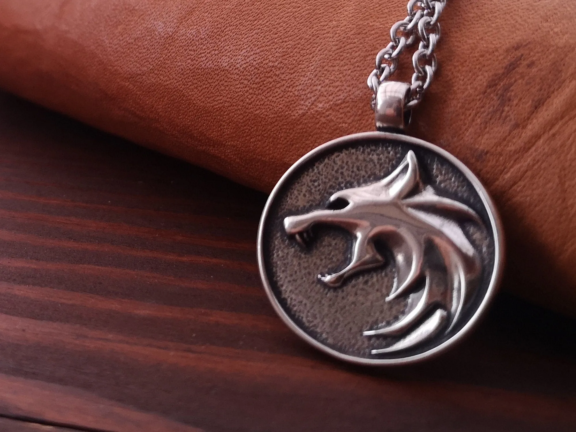 925 Sterling Silver Wolf Necklace Pendant Amulet Jewelry With Chain