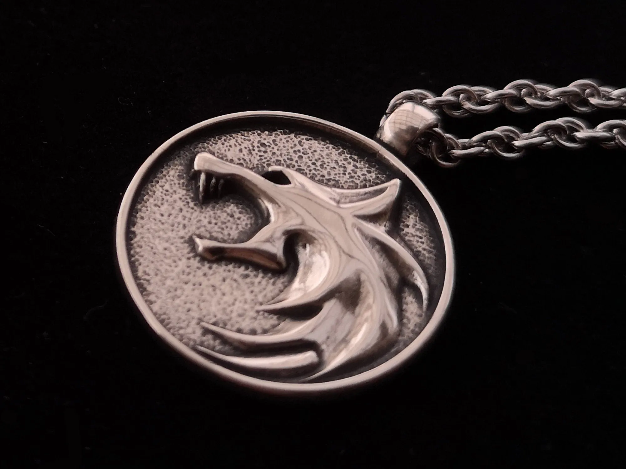 925 Sterling Silver Wolf Necklace Pendant Amulet Jewelry With Chain