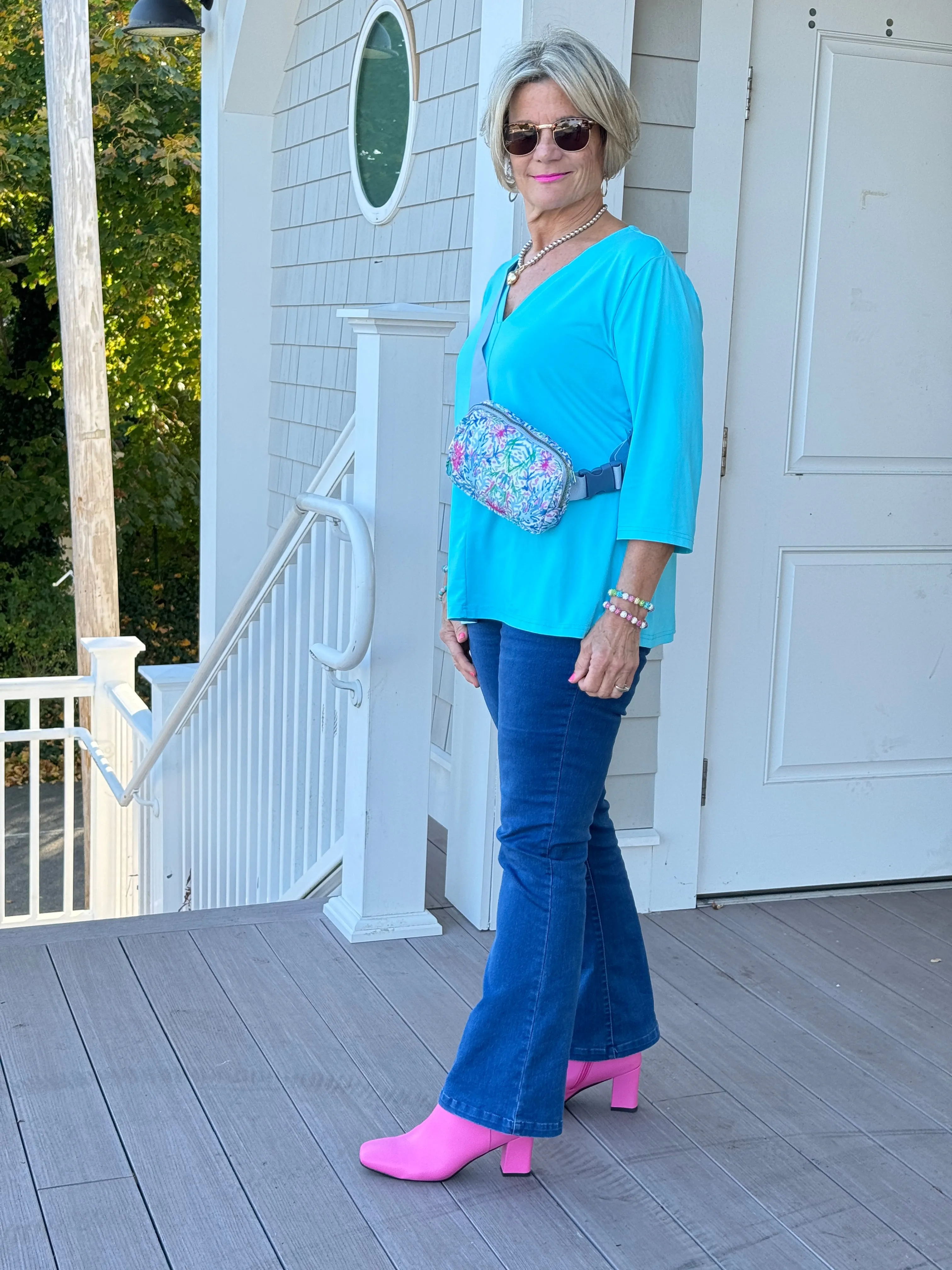 AQUA REEF MESSENGER CROSSBODY BAG