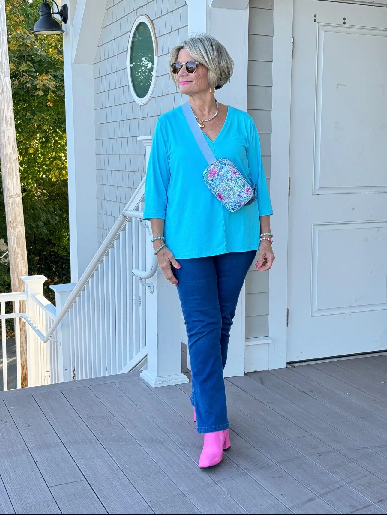 AQUA REEF MESSENGER CROSSBODY BAG