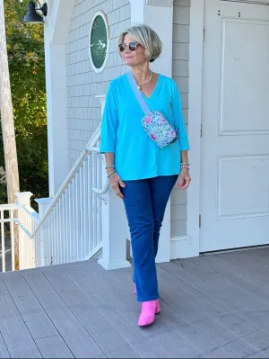 AQUA REEF MESSENGER CROSSBODY BAG