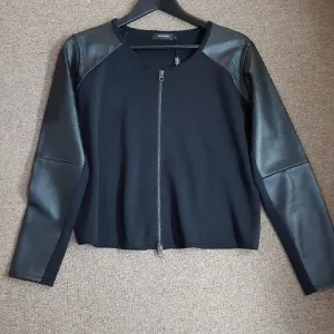 BLACK LEATHER SLEEVED ZIP UP TOP