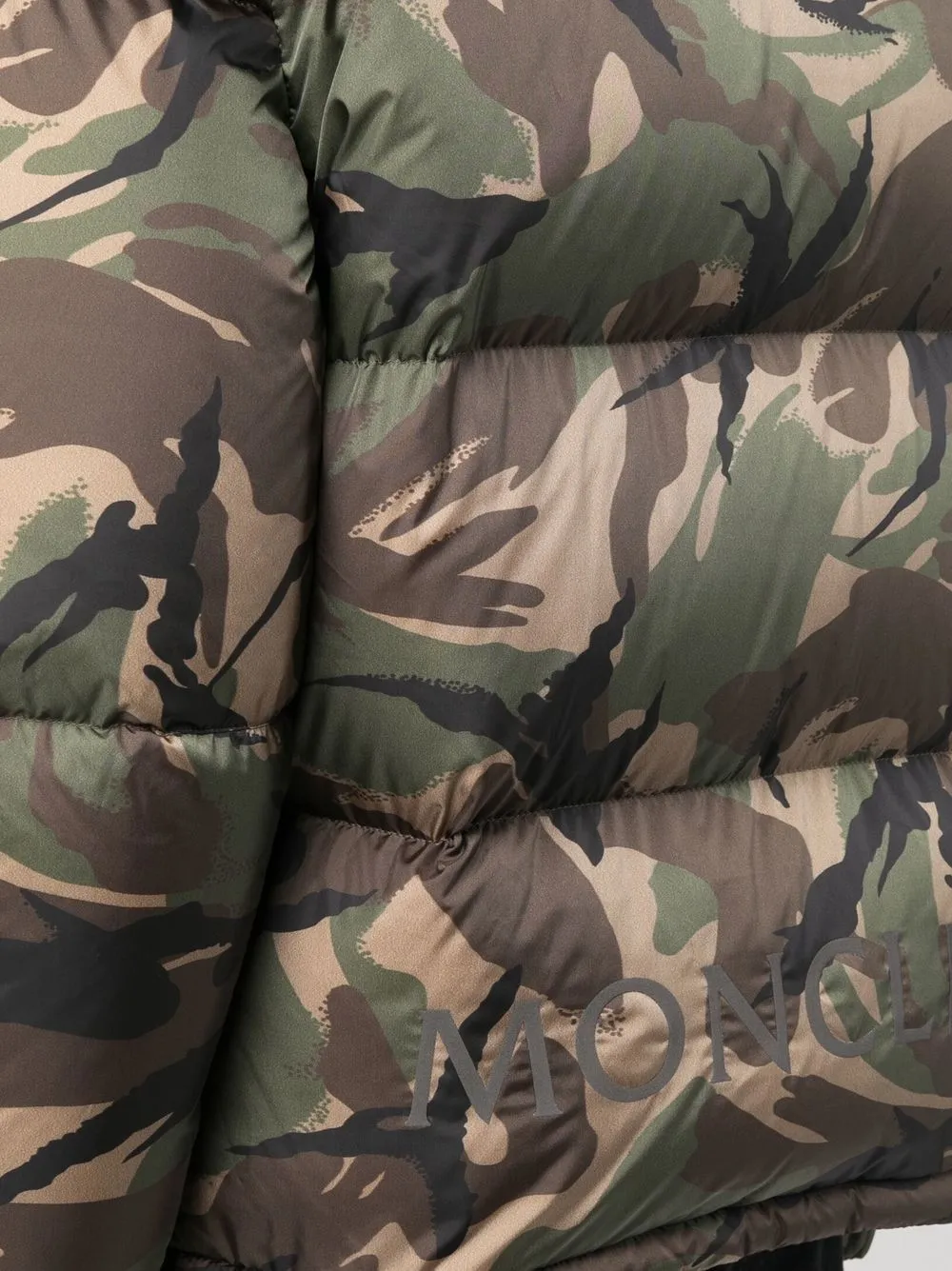 camouflage-print hooded puffer jacket