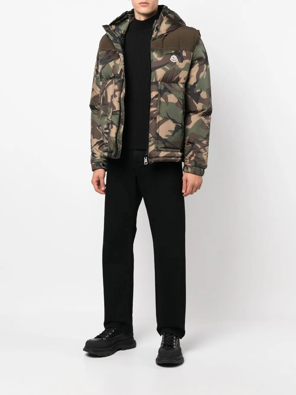 camouflage-print hooded puffer jacket