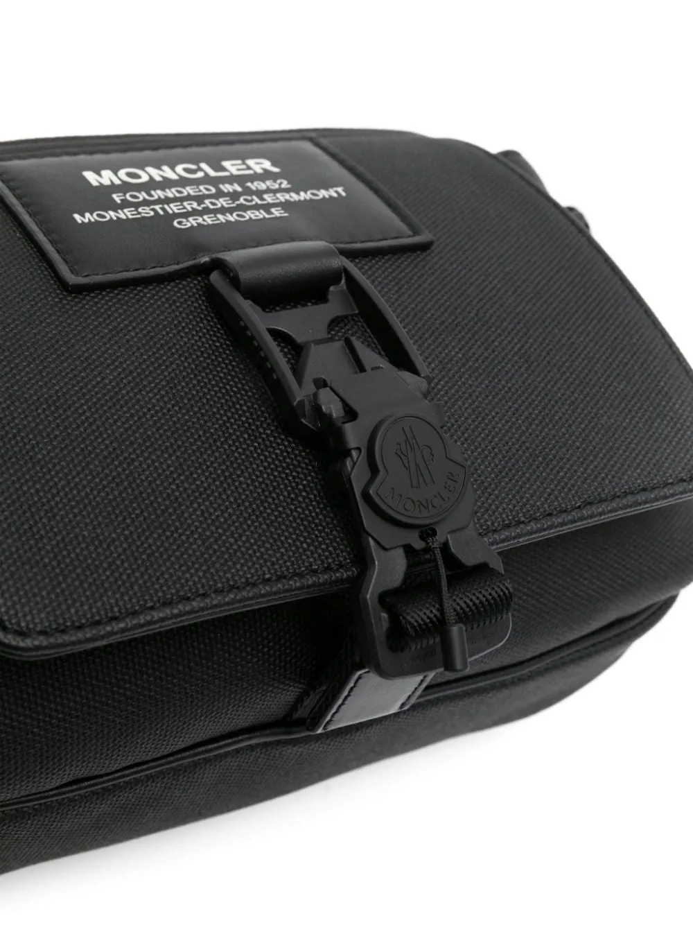 Nakoa logo-patch messenger bag