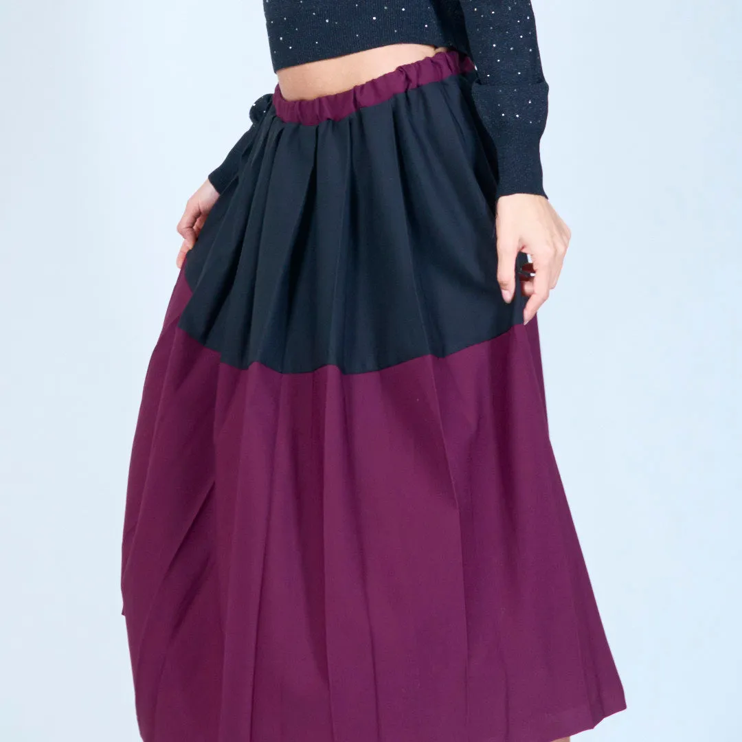 Two-tone pleated midi skirt with elastic waistband wholesale